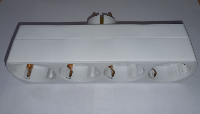 Multiprise surchargée — les erreurs de branchement à éviter avec un kit solaire plug and play