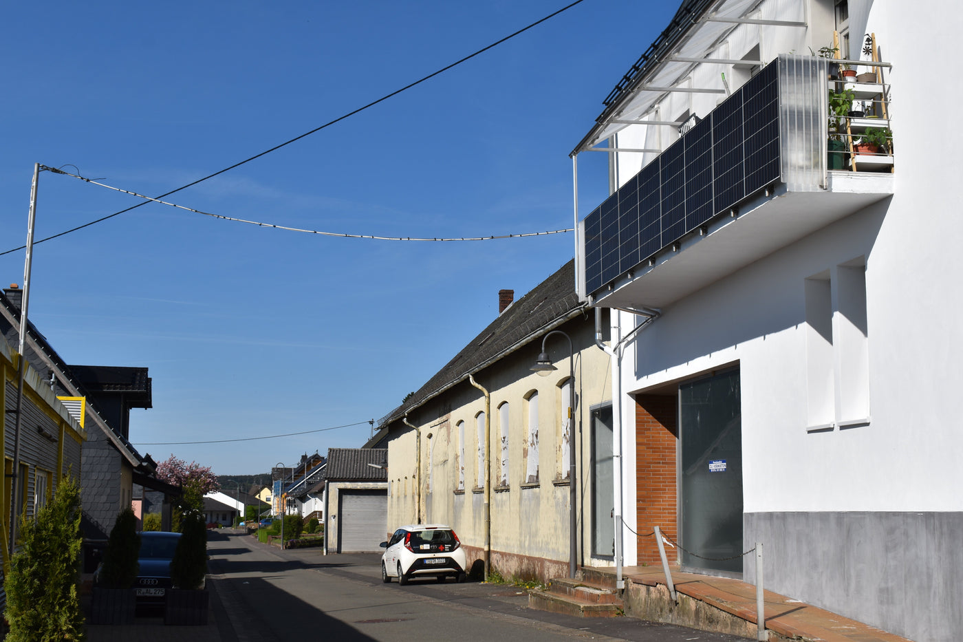Installation solaire propre sur une maison individuelle, symétrie d'un achat de proximité